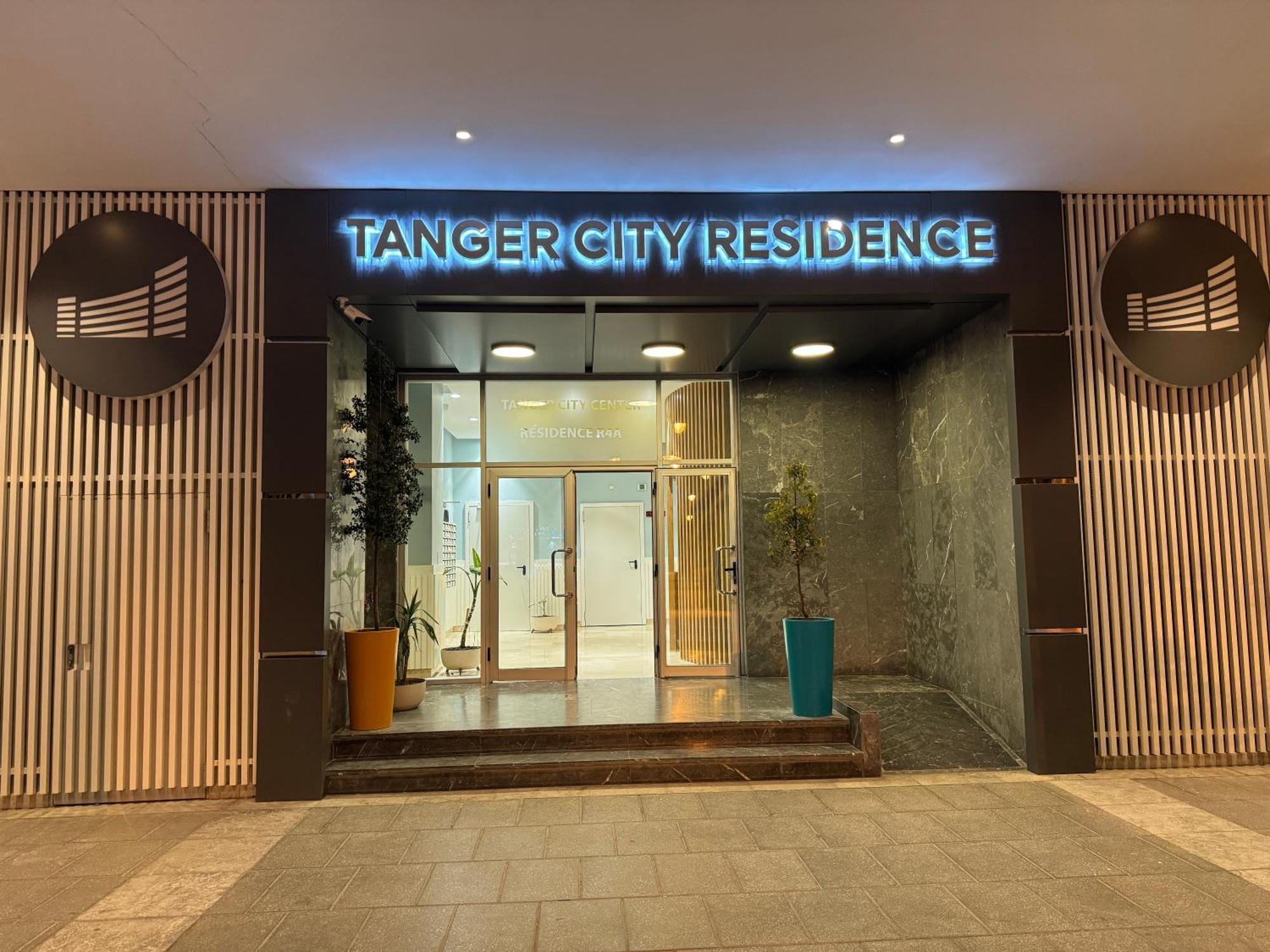 Luxury Apartment Near Tgv Station And The Beach Tangier Bagian luar foto