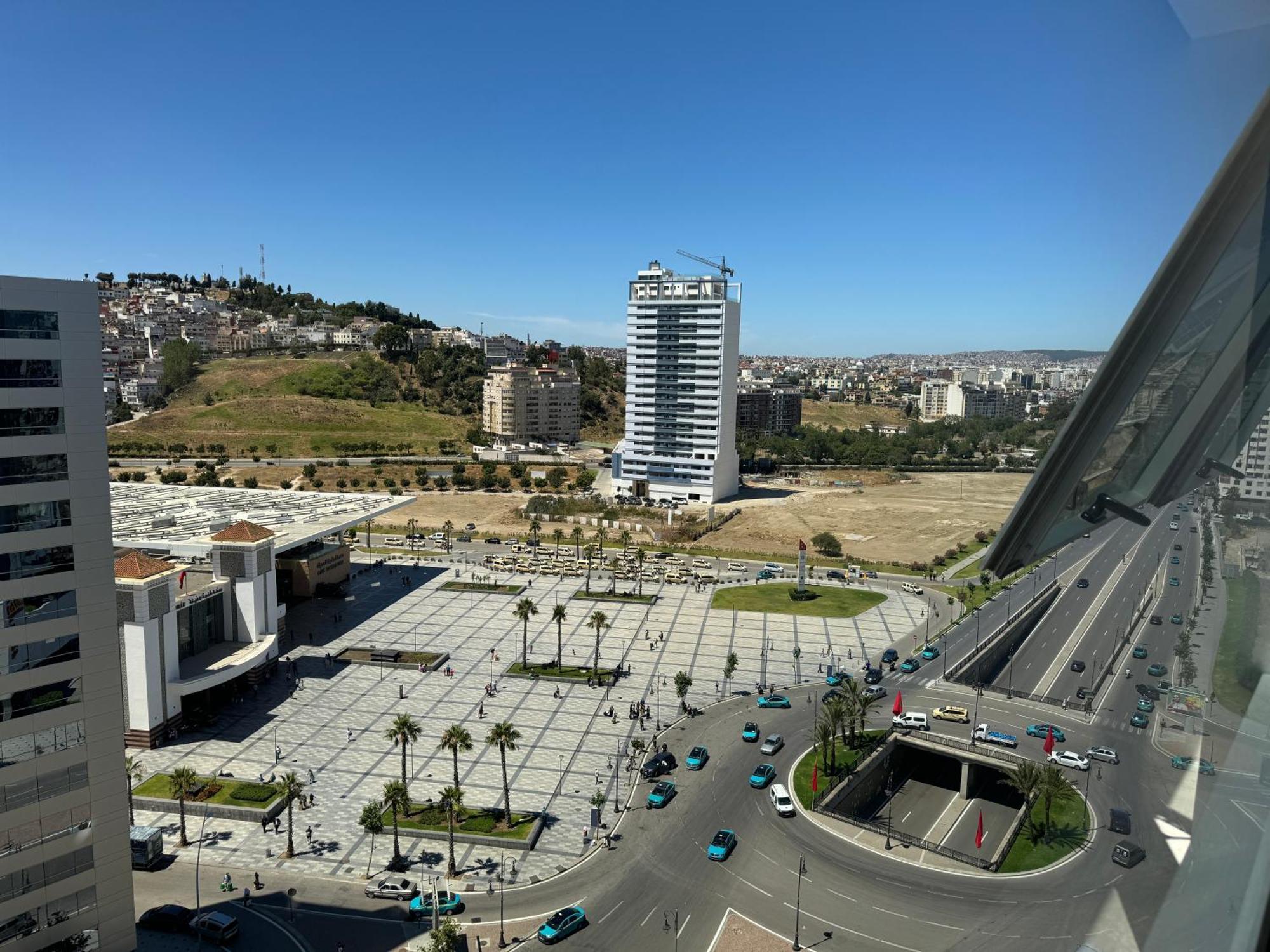 Luxury Apartment Near Tgv Station And The Beach Tangier Bagian luar foto
